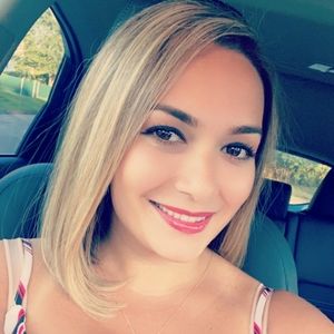 Meet your Posher, Alejandra